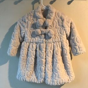 ⭐️Isabel Garreton⭐️ Girls, Cream